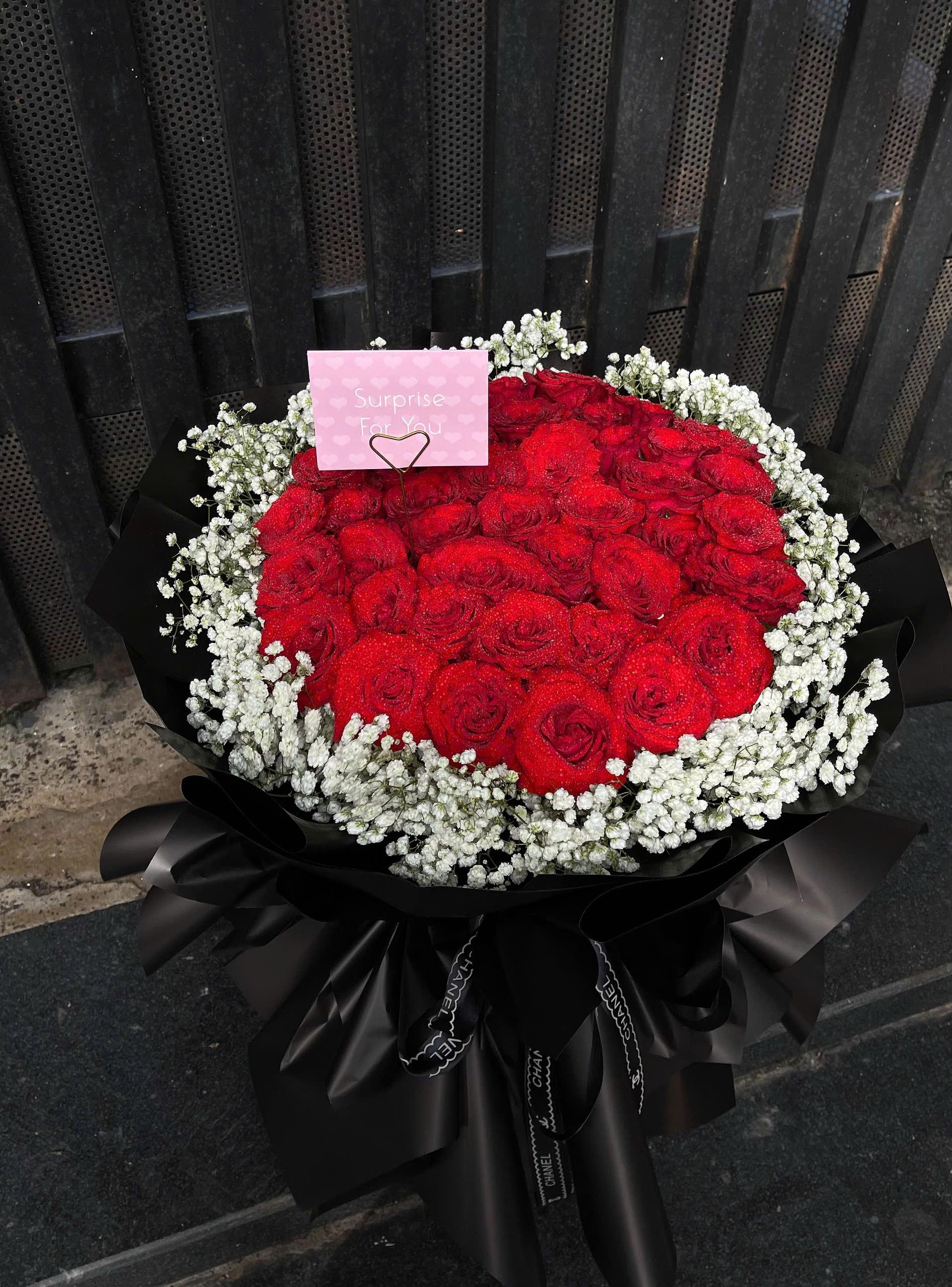 Bó hoa hồng đỏ công chúa 50 hoa x bi Trung